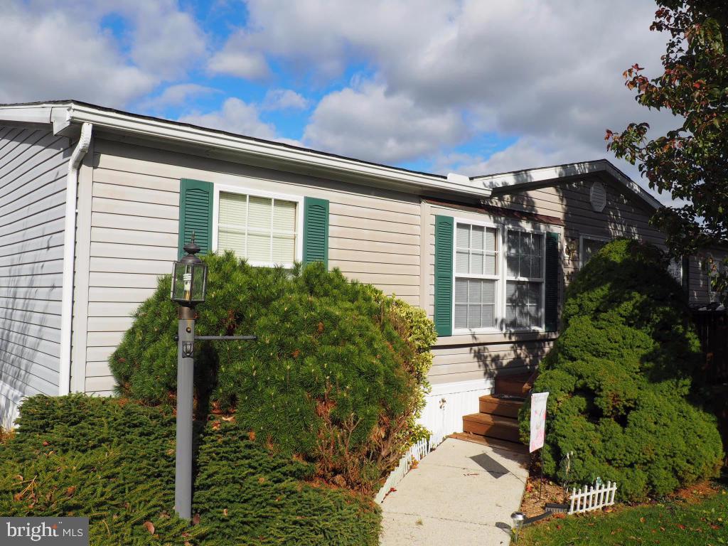 217 Pheasant Ridge Circle Lancaster, PA 17603 - Photo 1 of 8 Gallery Image 1