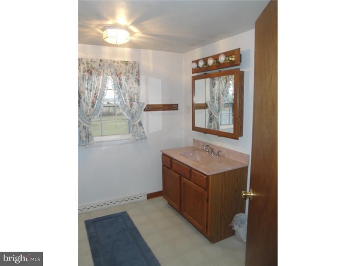 3261 Fisher Road Lansdale, PA 19446 - Photo 18 of 25 Bathroom