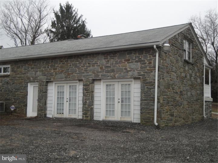3261 Fisher Road Lansdale, PA 19446 - Photo 22 of 25 Exterior Back