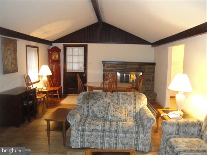 3261 Fisher Road Lansdale, PA 19446 - Photo 9 of 25 Great Room