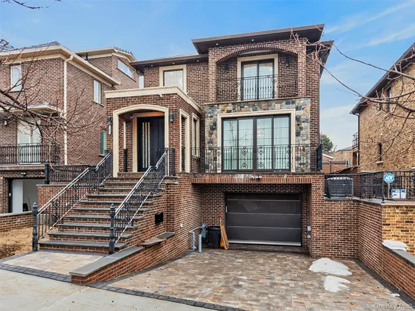 $2,198,000 | 14-05 133rd Place | College Point