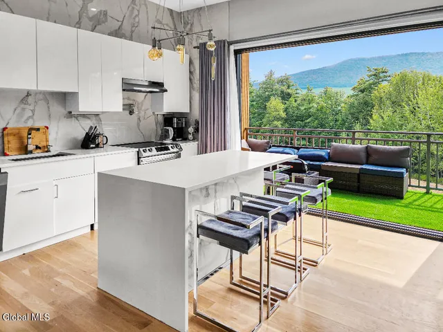 $1,100,000 | 130 Fieldstone Drive, Stamford, NY 12167