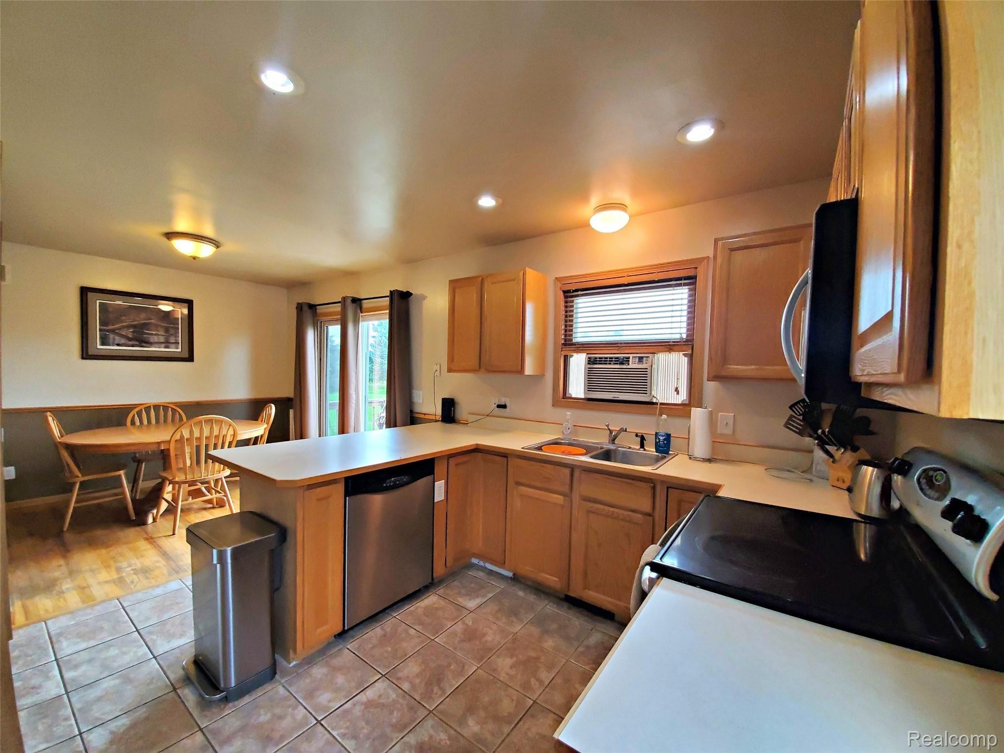 9320 Horton Road Goodrich, MI 48438 - Photo 9 of 39 9.jpg