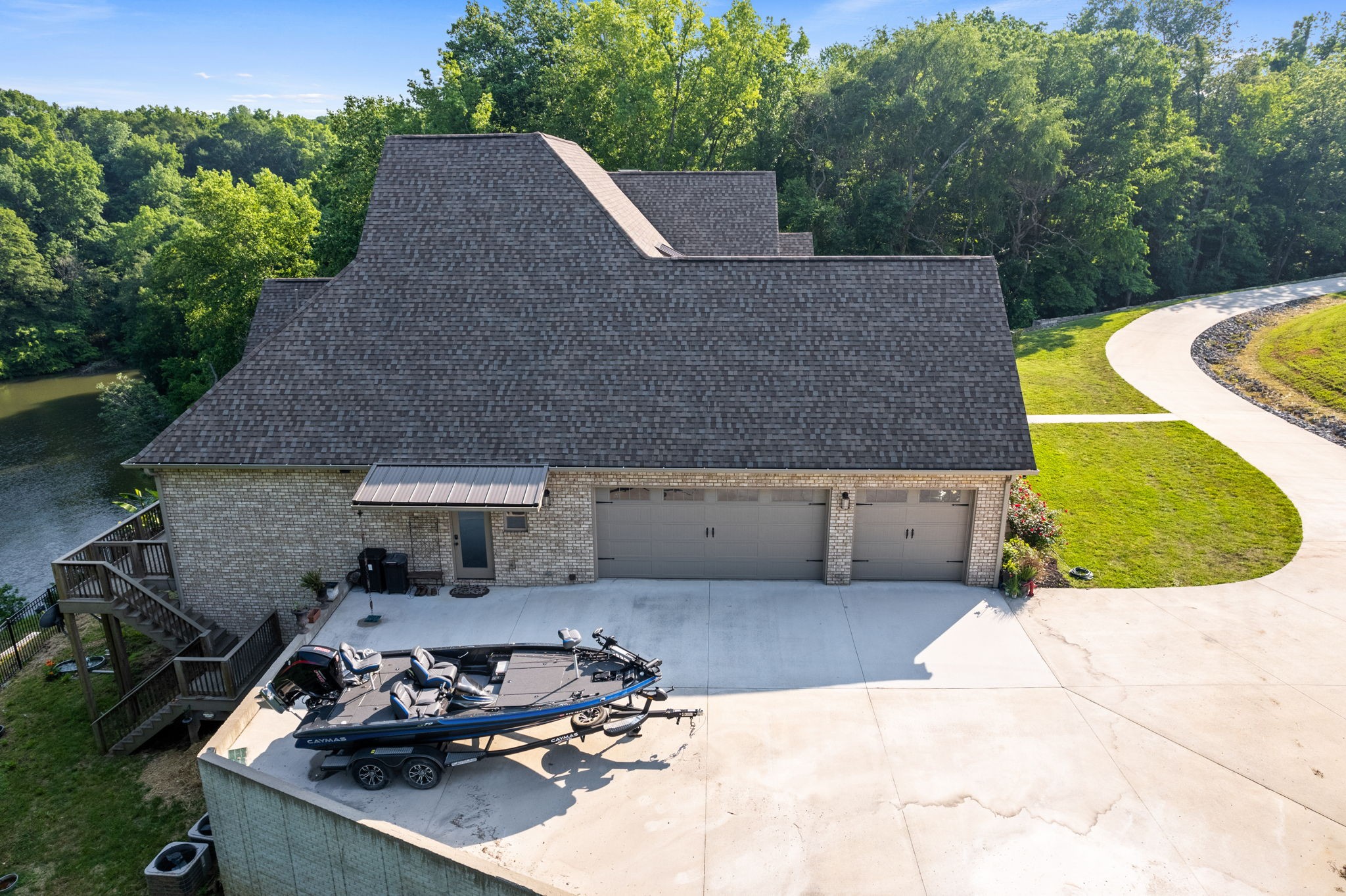 236 Beech Hill Drive Winchester, TN 37398 - Photo 14 of 70 a view of a house with a yard tub and sitting area
