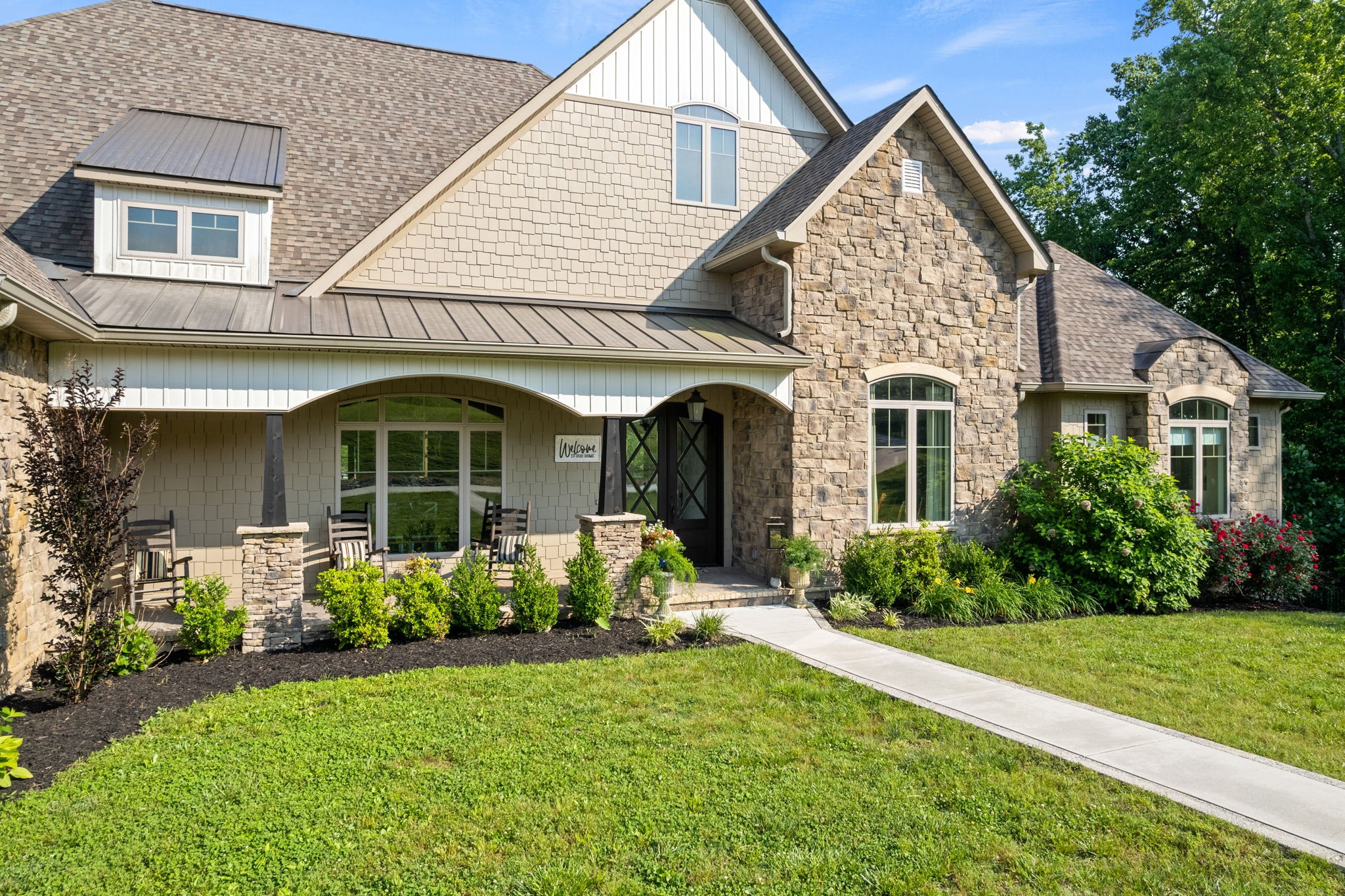 236 Beech Hill Drive Winchester, TN 37398 - Photo 4 of 70 a view of a house with garden