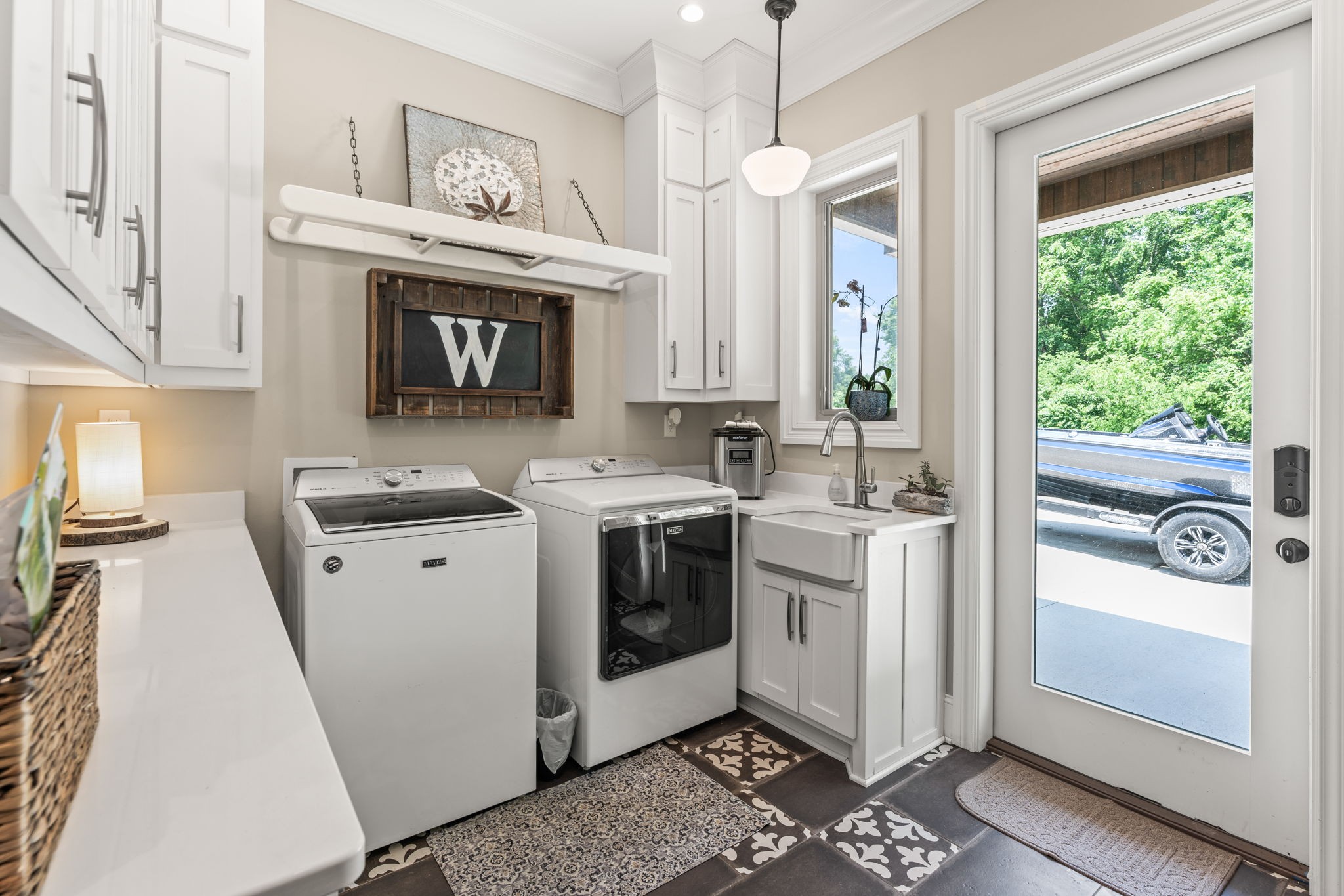 236 Beech Hill Drive Winchester, TN 37398 - Photo 59 of 70 a kitchen with a stove oven and a sink