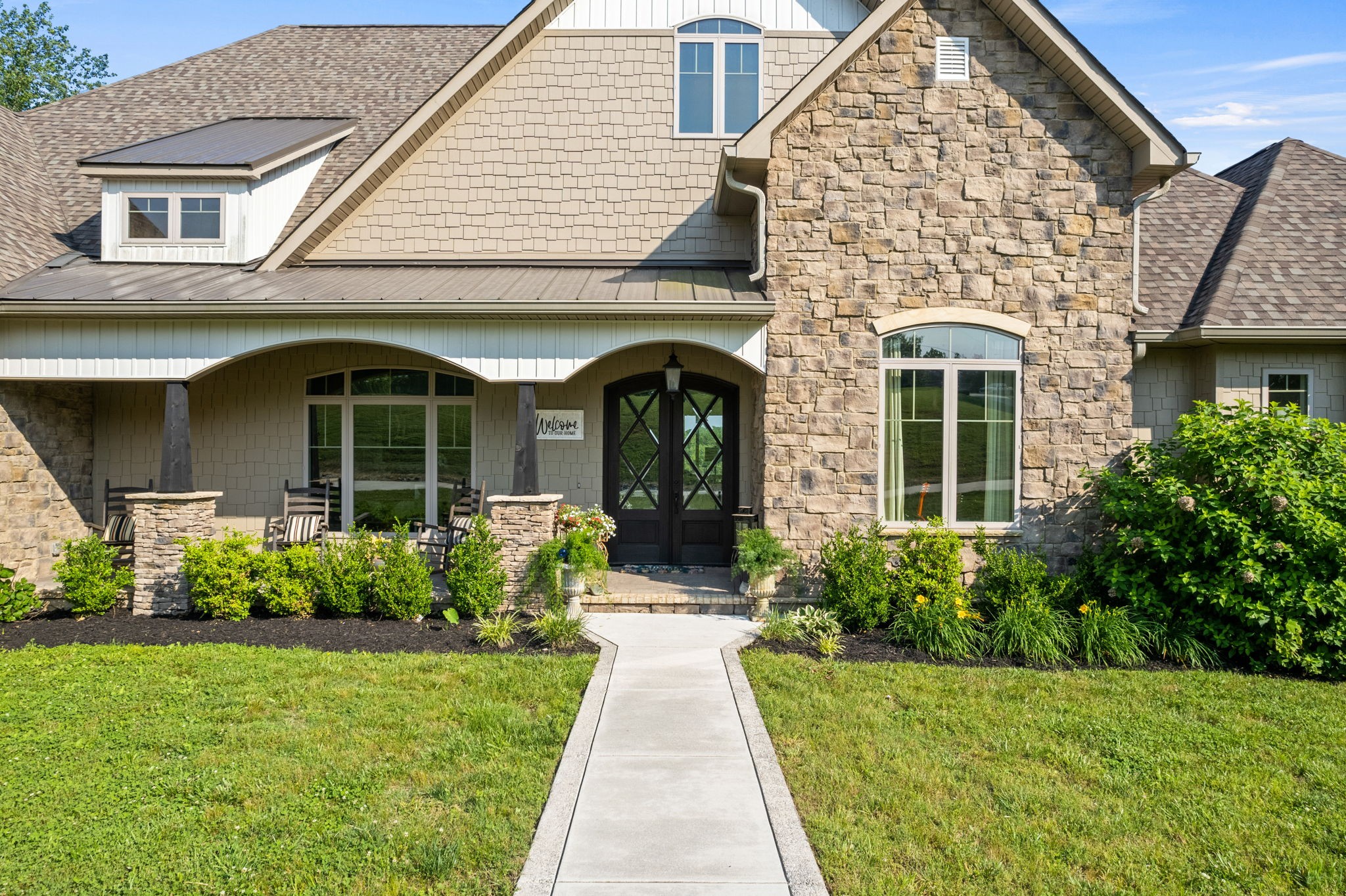 236 Beech Hill Drive Winchester, TN 37398 - Photo 10 of 70 front view of a house with potted plants