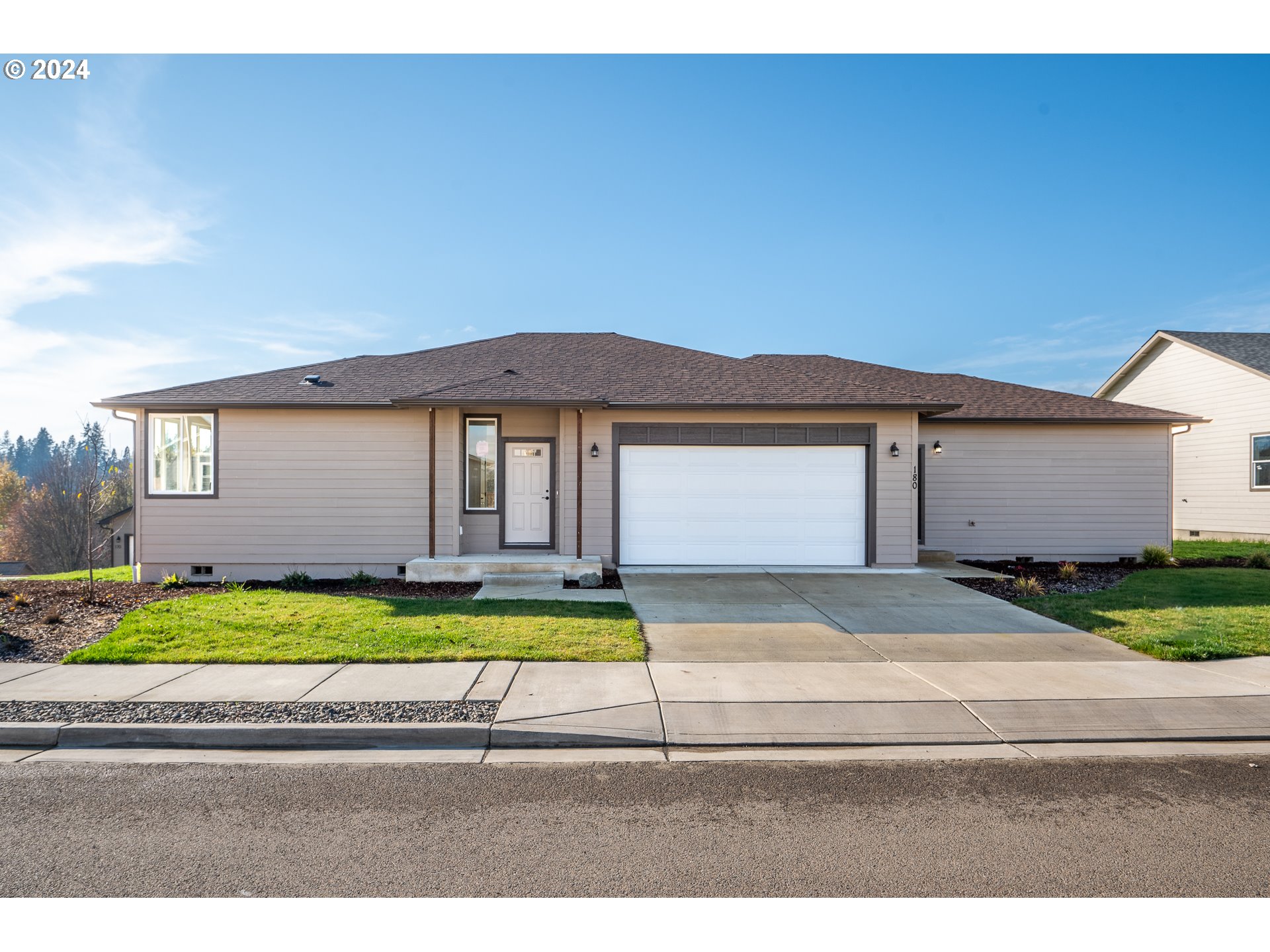 180 Wil Way Winston, OR 97496 - Photo 1 of 33 Gallery Image 1