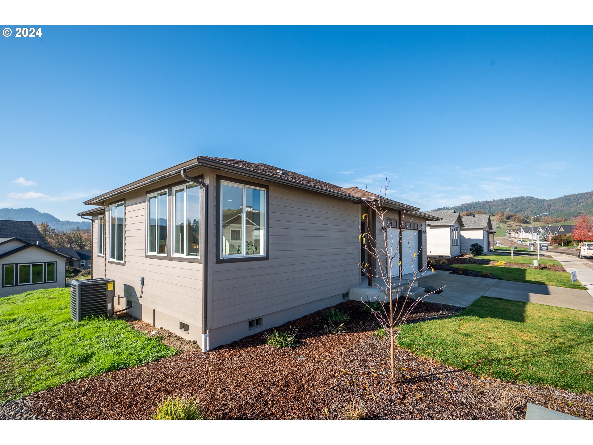 180 Wil Way Winston, OR 97496 - Photo 2 of 33 Gallery Image 2