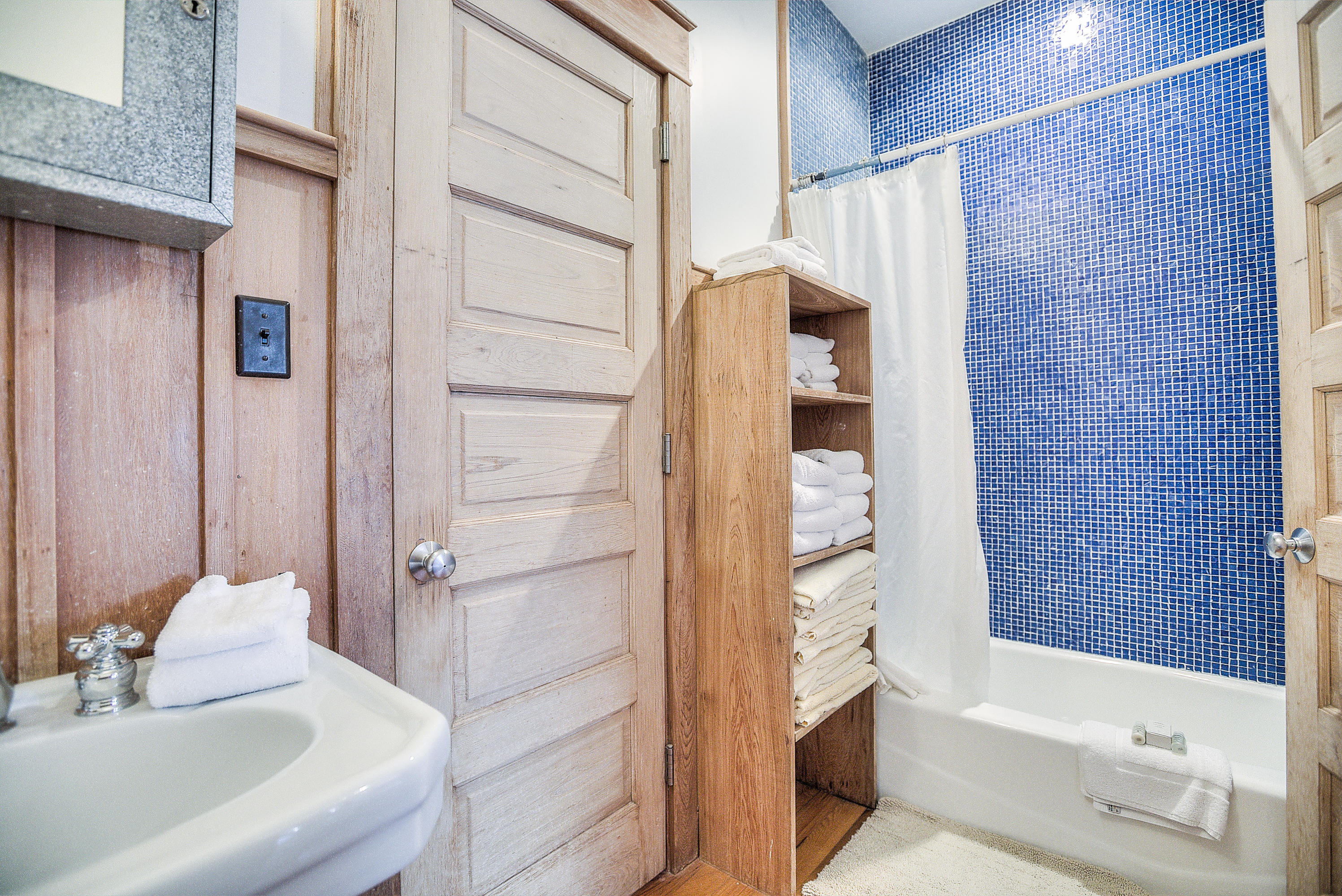 61 Round Road Ln Inlet Beach Inlet Beach, FL 32461 - Photo 18 of 38 a bathroom with a bathtub and a shower