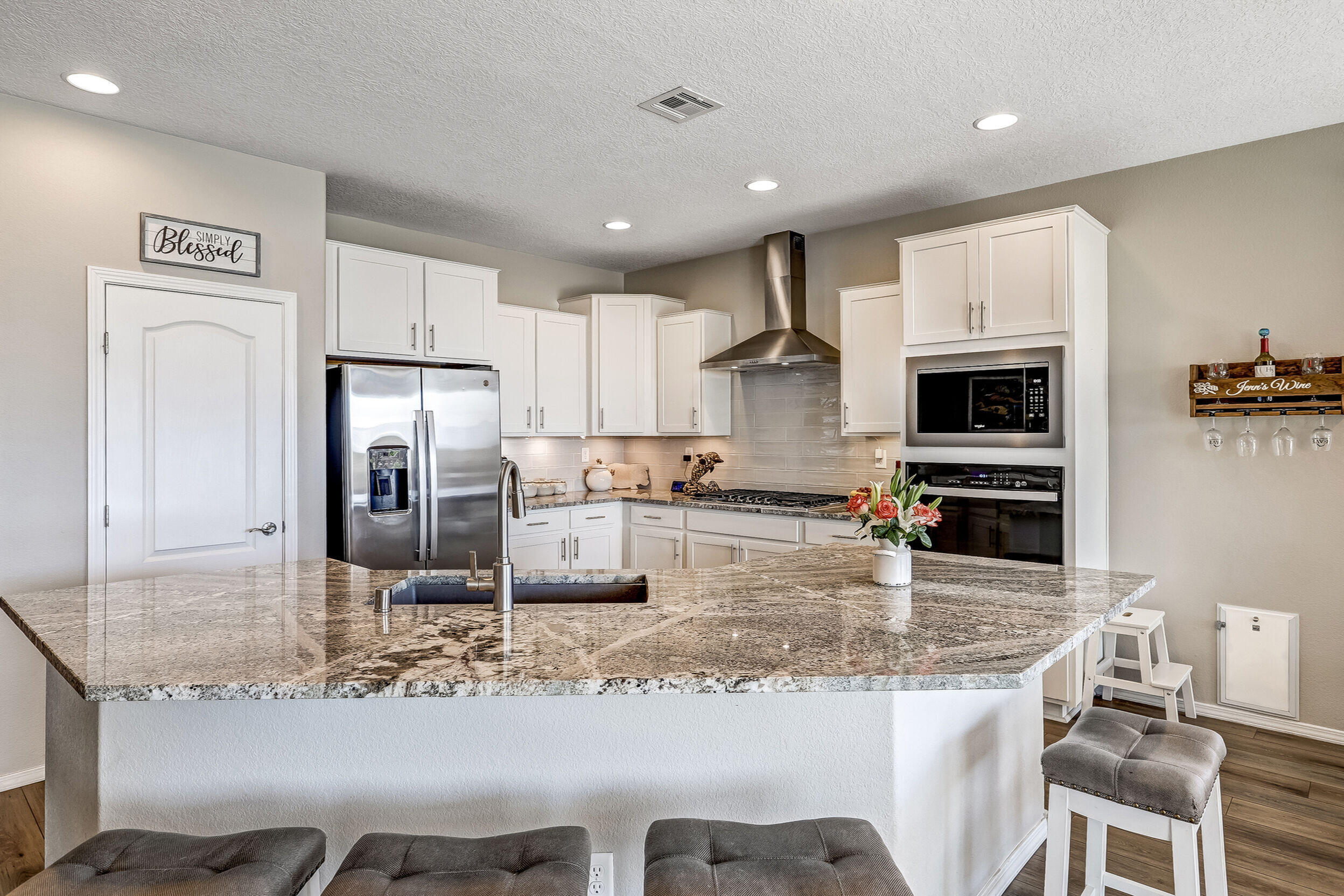 6772 Zachary Road Northeast Rio Rancho, NM 87144 - Photo 8 of 34 Gallery Image 8