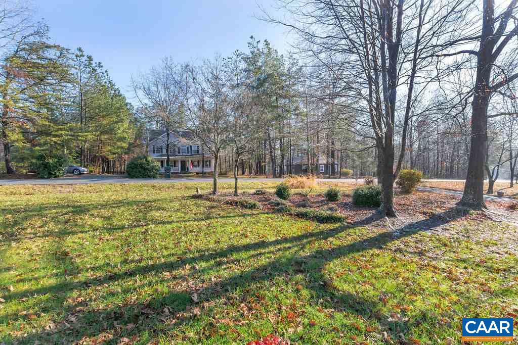 14 Powhatan Road Palmyra, VA 22963 - Photo 38 of 38 a view of a park with large trees