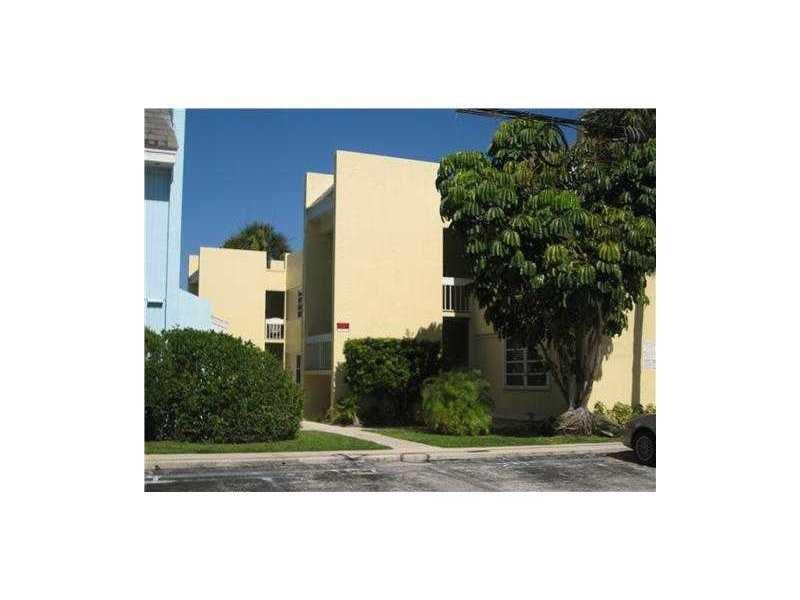 2131 Northeast 36th Street, Unit 2121 Lighthouse Point, FL 33064 - Photo 2 of 9 Photo 2