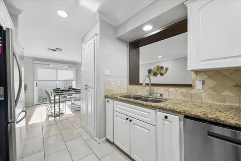 $419,000 | 5714 Innsbruck Street, Bellaire, TX 77401