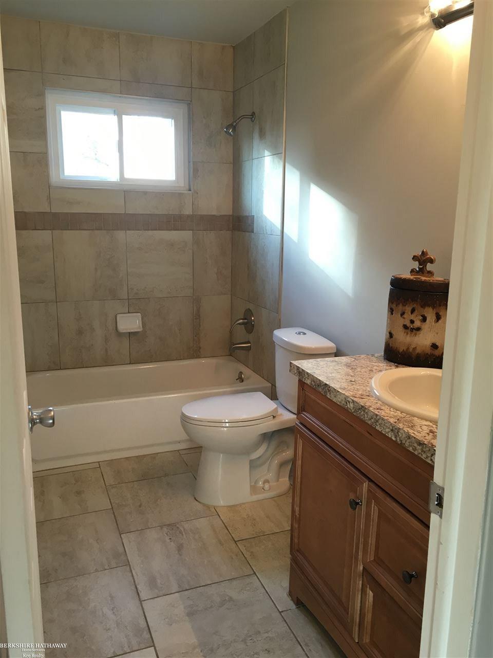 2856 Roundtree Drive Troy, MI 48083 - Photo 16 of 29