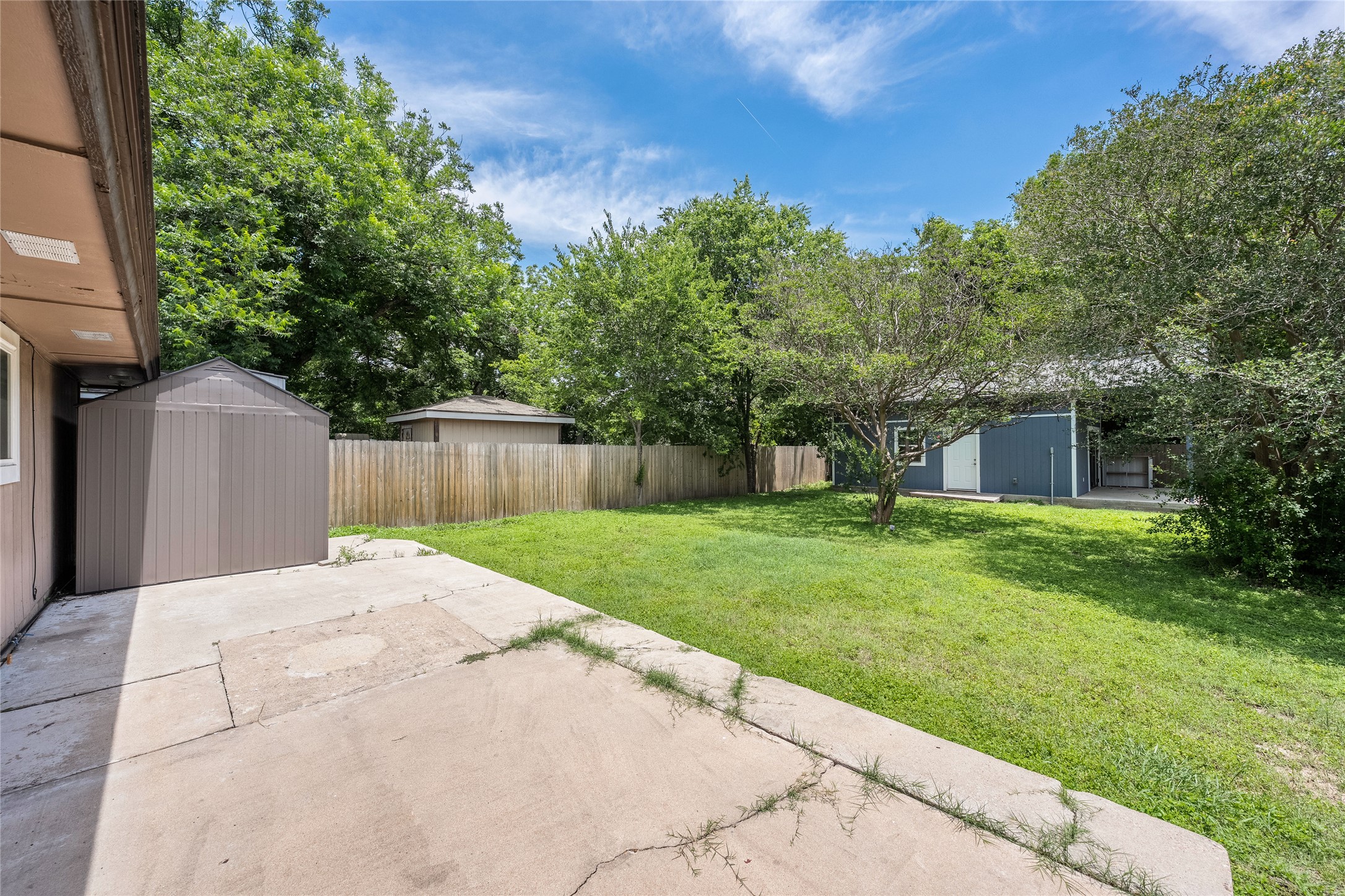 1153 Brookswood Avenue Austin, TX 78721 - Photo 11 of 25