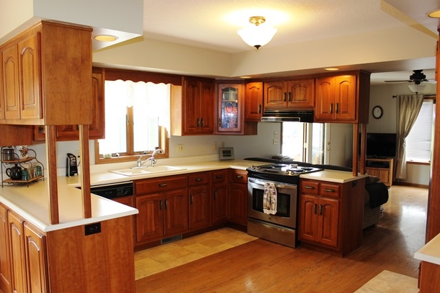 10127 Arcola Road Fort Wayne, IN 46818 - Photo 2 of 23