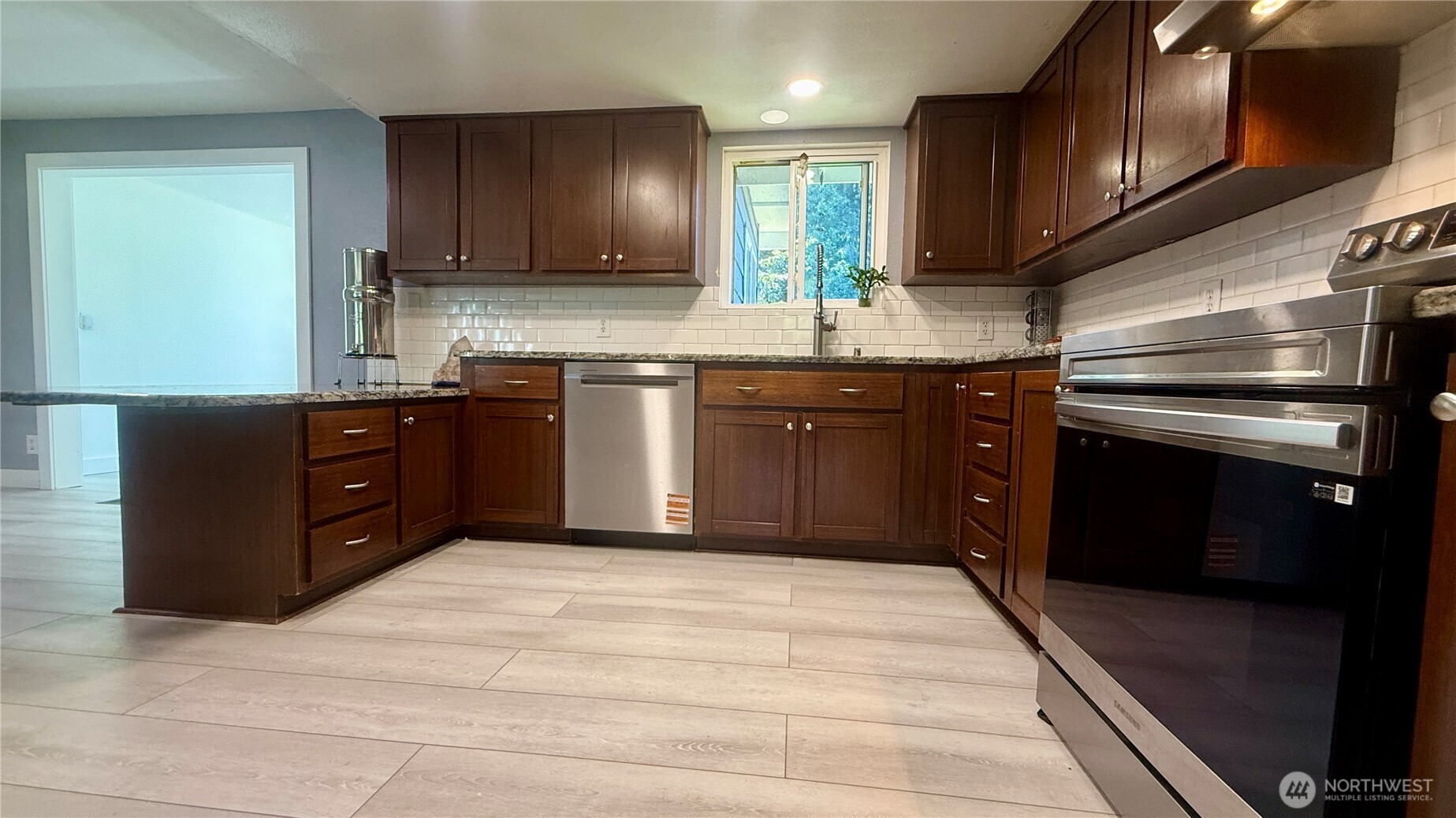 22045 Peter Grubb Road Southeast Renton, WA 98058 - Photo 10 of 39