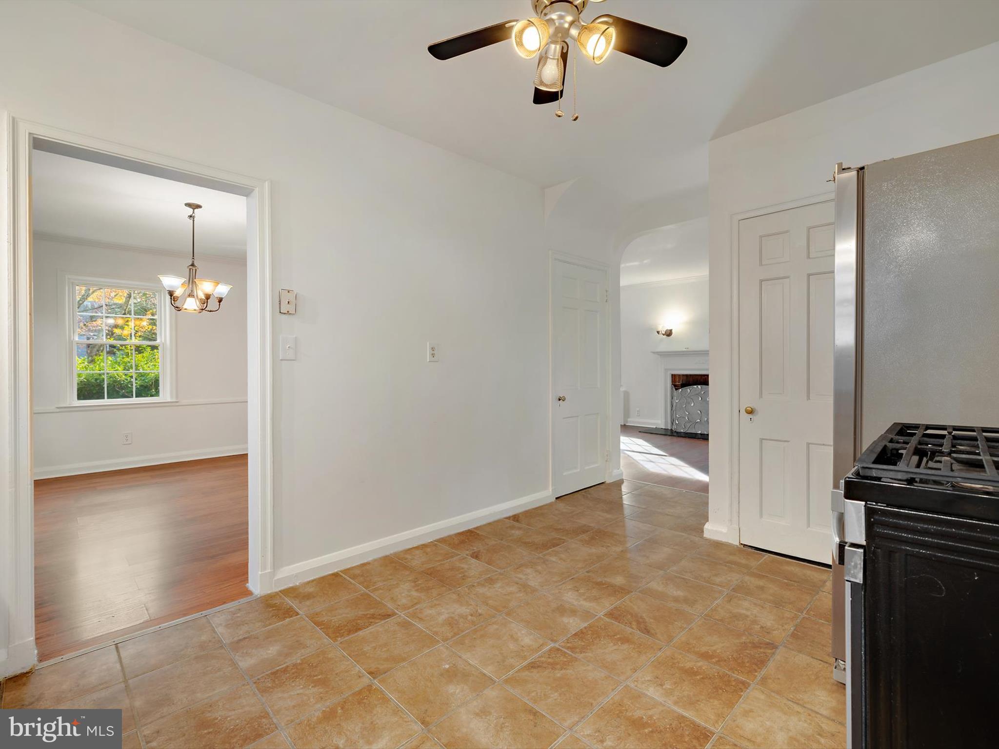 604 Stevenson Lane Towson, MD 21286 - Photo 16 of 37