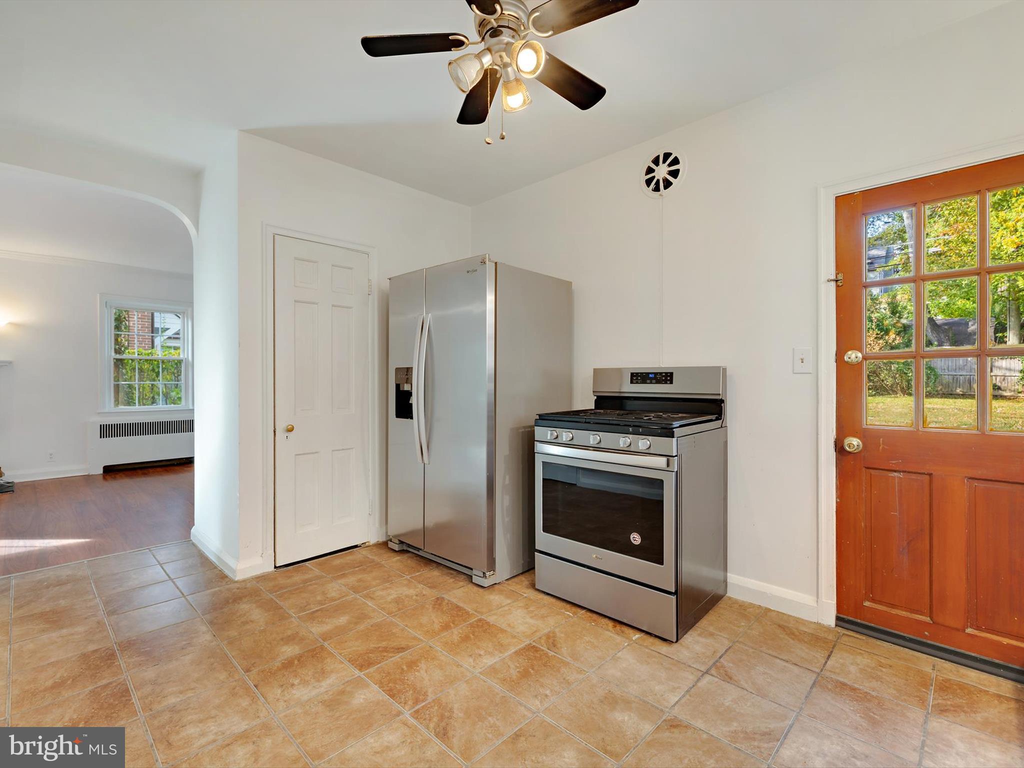 604 Stevenson Lane Towson, MD 21286 - Photo 10 of 37