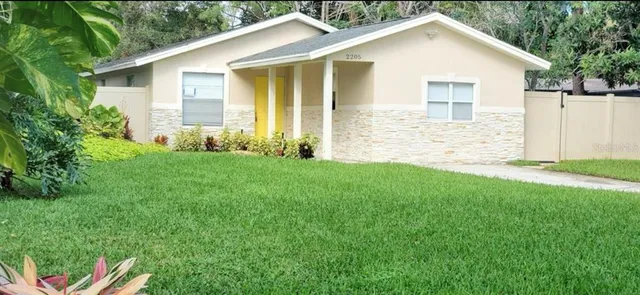$3,200 | 2205 Calexico Way South, St. Petersburg, FL 33712