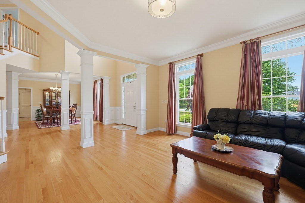 35 Howarth Drive Upton, MA 01568 - Photo 5 of 42