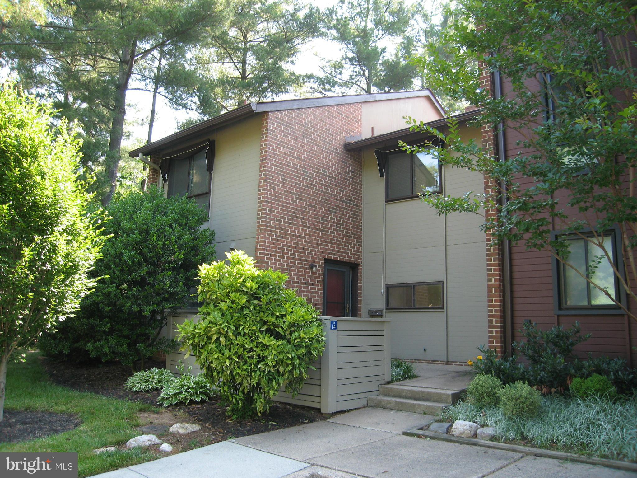 11614 Hunters Green Court Reston, VA 20191 - Photo 1 of 30 Exterior (Front)