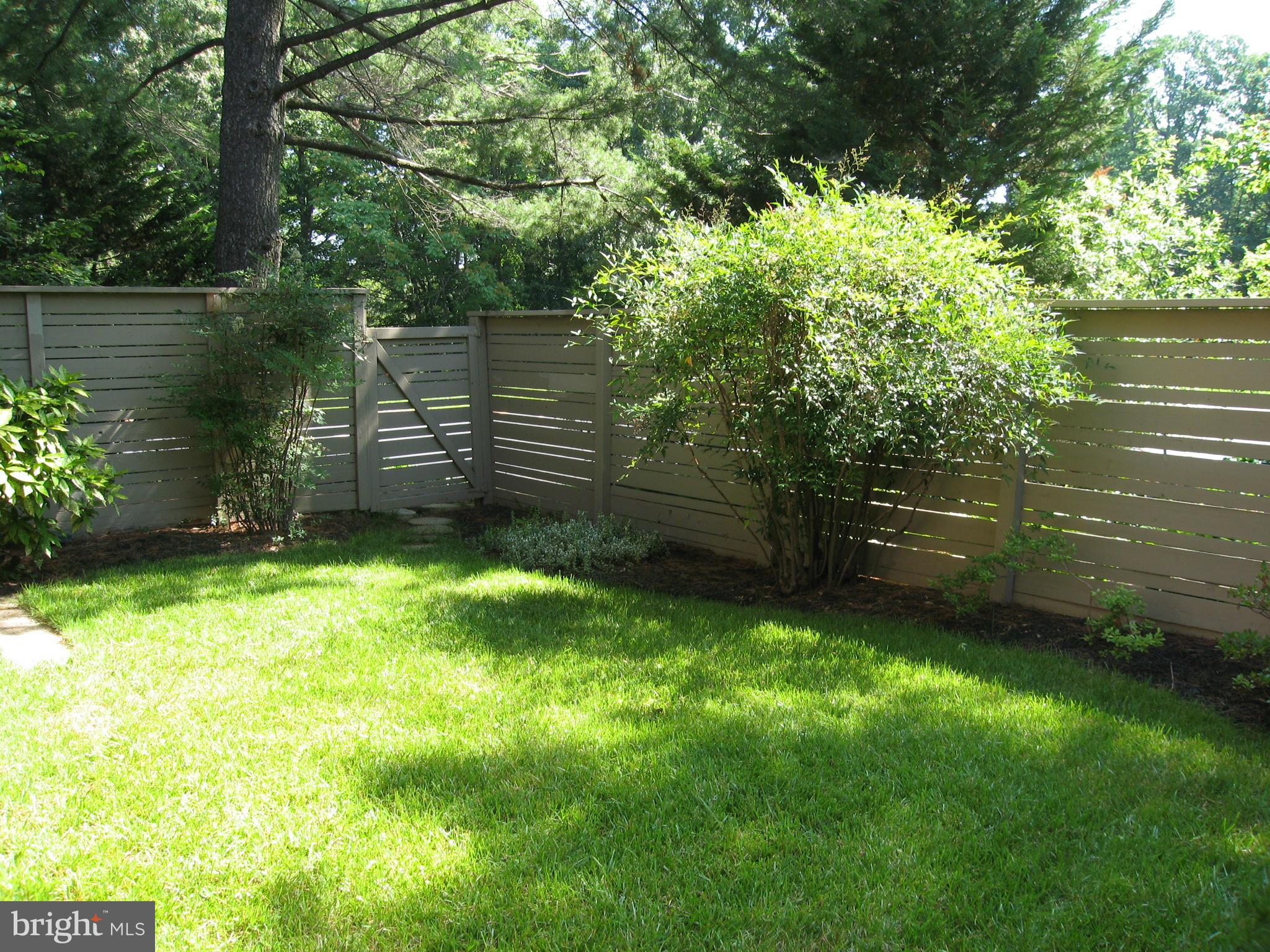 11614 Hunters Green Court Reston, VA 20191 - Photo 3 of 30 Exterior (Rear)