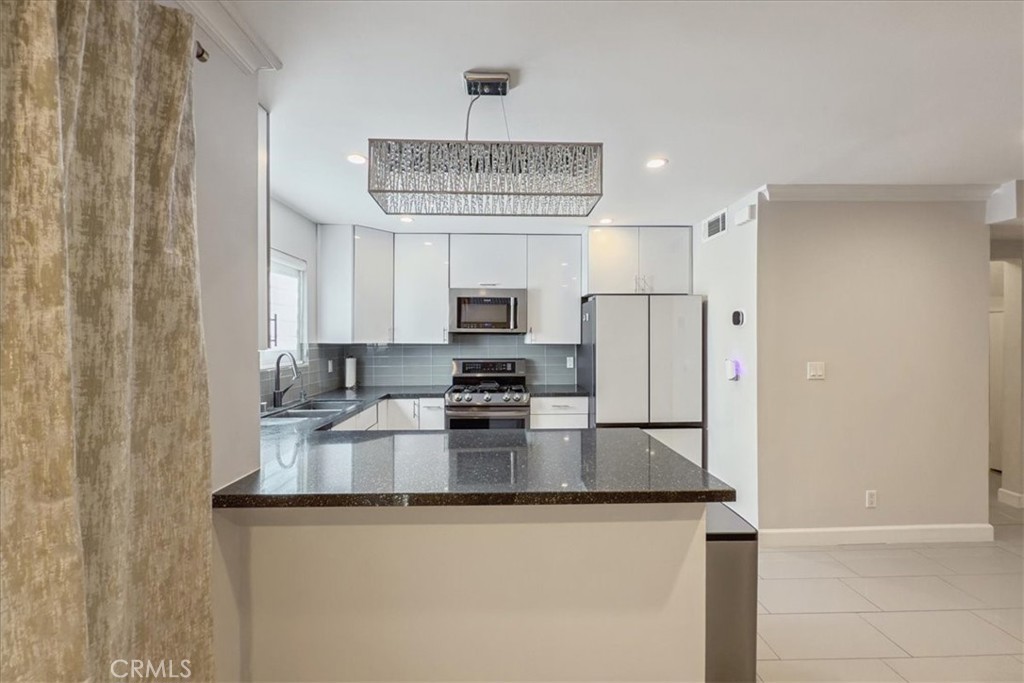 1156 San Rafael Avenue, Unit 2 Glendale, CA 91202 - Photo 11 of 23