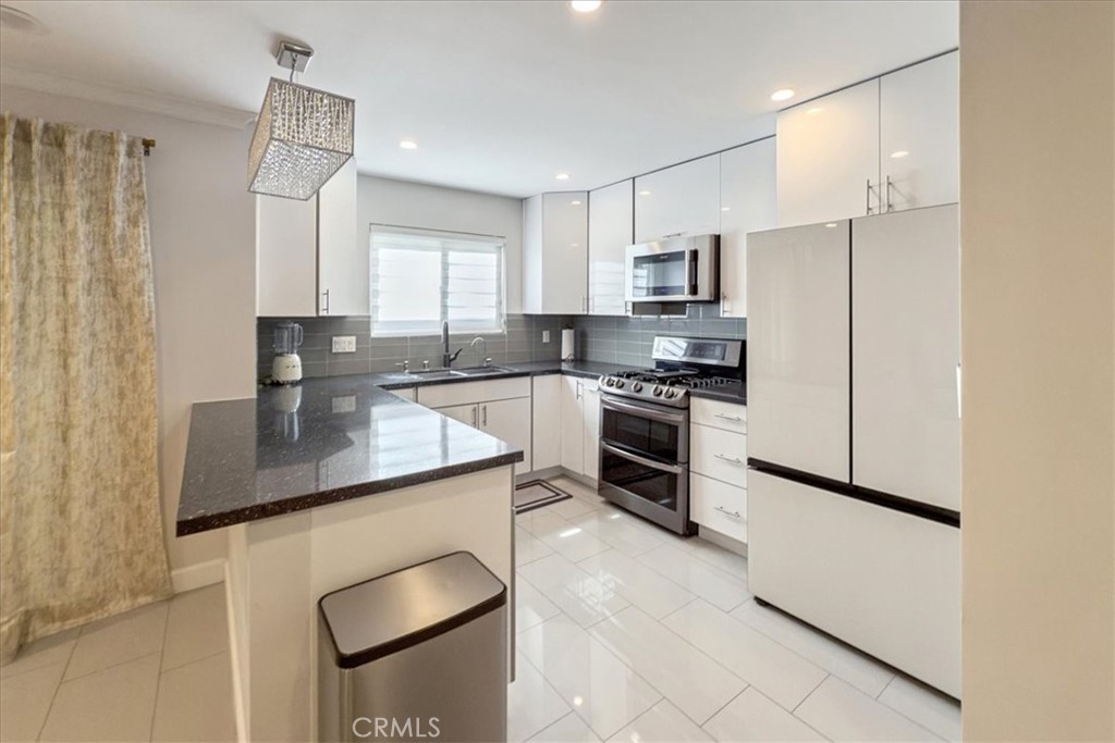 1156 San Rafael Avenue, Unit 2 Glendale, CA 91202 - Photo 7 of 23