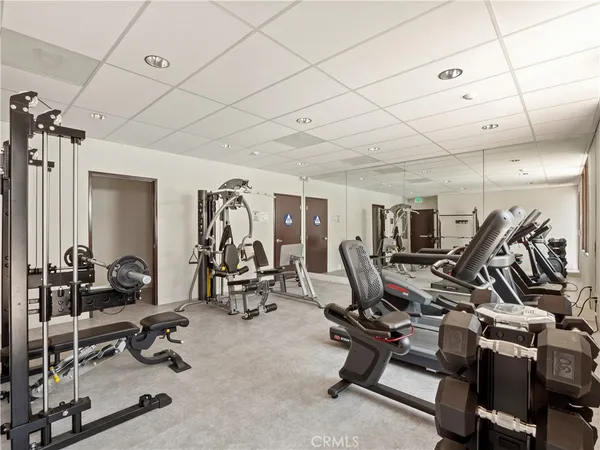 $2,645 | 5334 Lindley Avenue, Unit 319, Encino, CA 91316