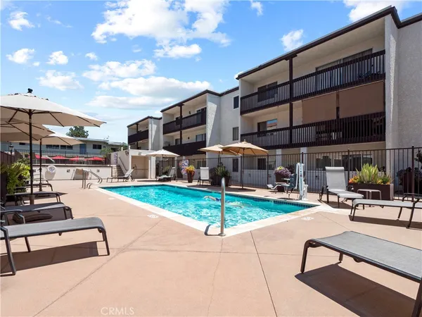 $2,645 | 5334 Lindley Avenue, Unit 319, Encino, CA 91316