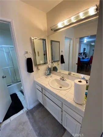 $2,645 | 5334 Lindley Avenue, Unit 319, Encino, CA 91316