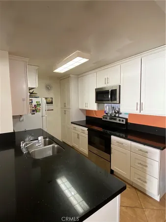 $2,645 | 5334 Lindley Avenue, Unit 319, Encino, CA 91316