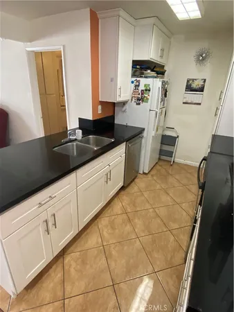 $2,645 | 5334 Lindley Avenue, Unit 319, Encino, CA 91316