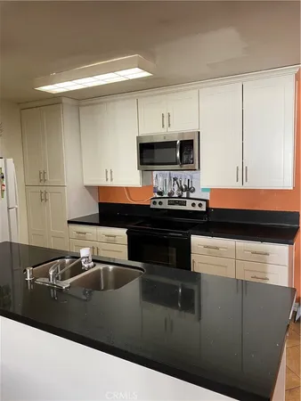 $2,645 | 5334 Lindley Avenue, Unit 319, Encino, CA 91316