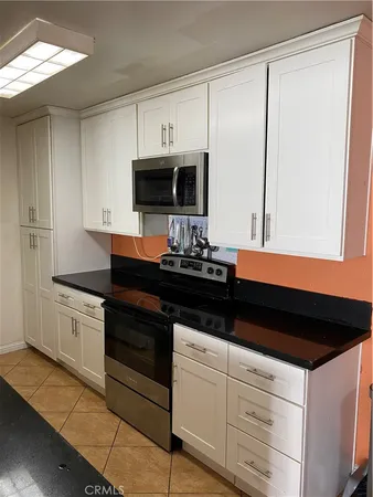 $2,645 | 5334 Lindley Avenue, Unit 319, Encino, CA 91316