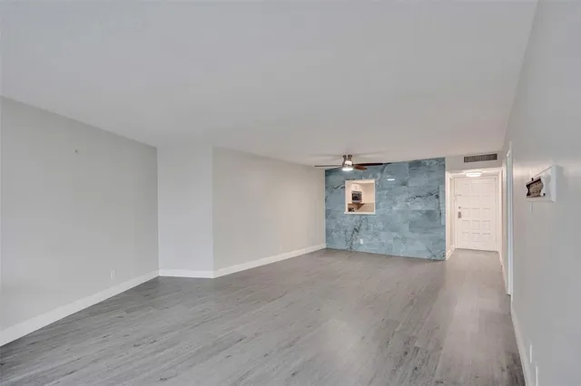 $2,300 | 3800 North Hills Drive, Unit 412, Hollywood, FL 33021