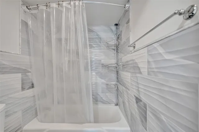 $2,300 | 3800 North Hills Drive, Unit 412, Hollywood, FL 33021