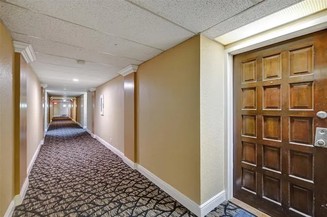 $2,300 | 3800 North Hills Drive, Unit 412, Hollywood, FL 33021