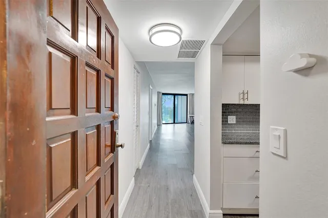 $2,300 | 3800 North Hills Drive, Unit 412, Hollywood, FL 33021