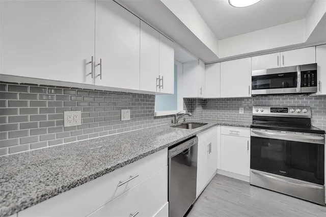 $2,300 | 3800 North Hills Drive, Unit 412, Hollywood, FL 33021