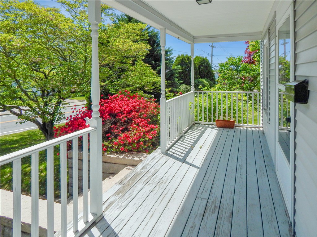 80 Granite Street Westerly, RI 02891 - Photo 4 of 31