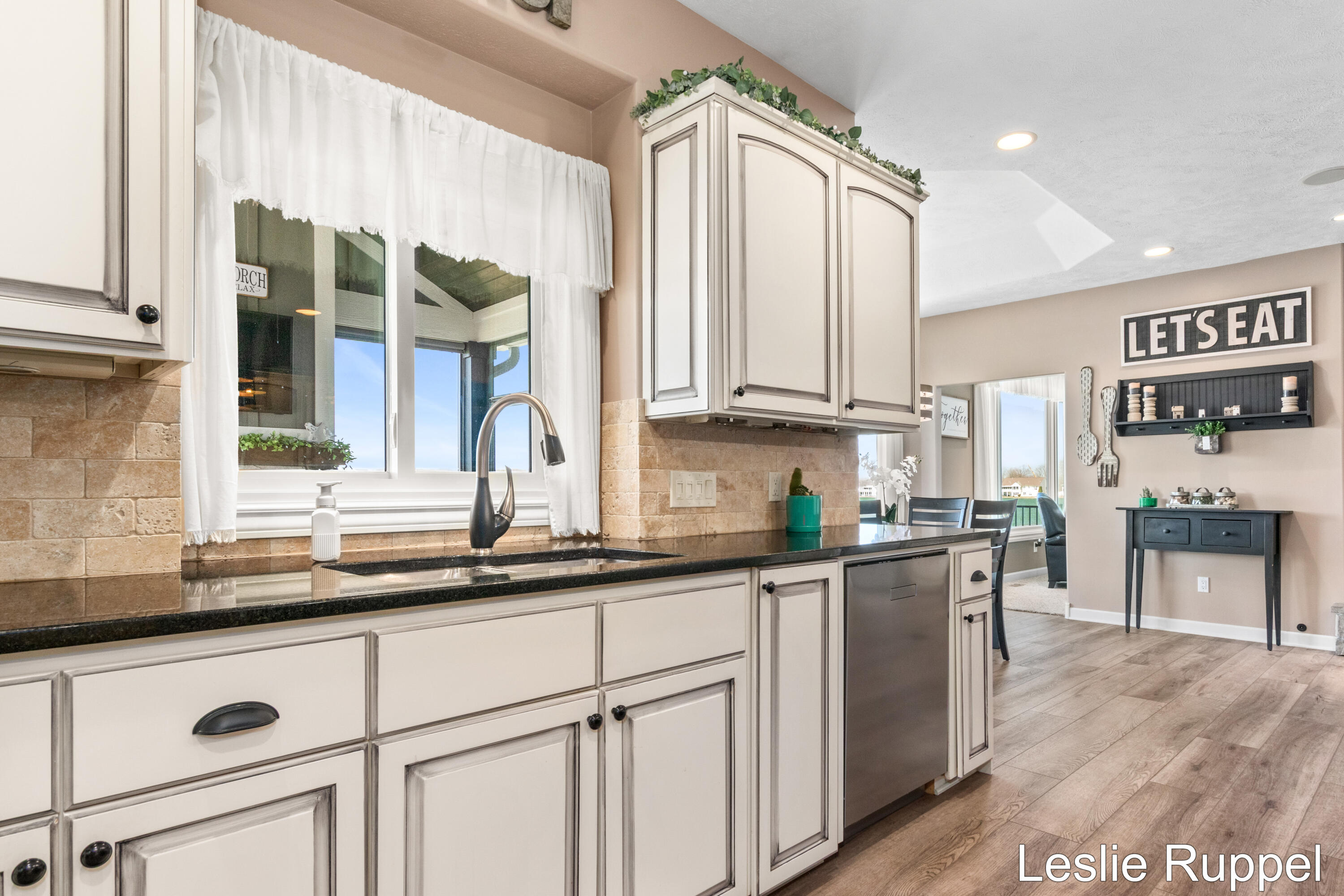 8985 24th Avenue Jenison, MI 49428 - Photo 31 of 84 24th 8985-13