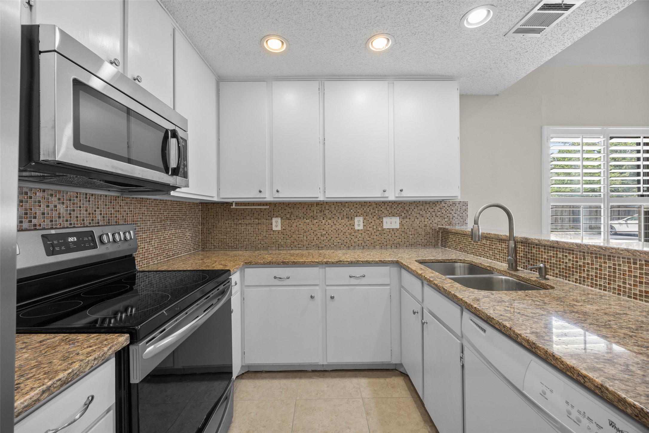 1748 Ohlen Road, Unit 68 Austin, TX 78757 - Photo 6 of 37 Gallery Image 6