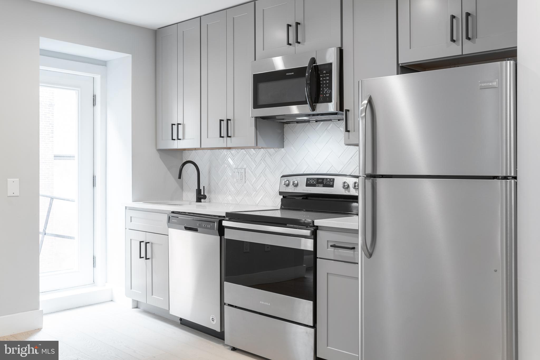 1707 Rittenhouse Square, Unit 1R Philadelphia, PA 19103 - Photo 4 of 11