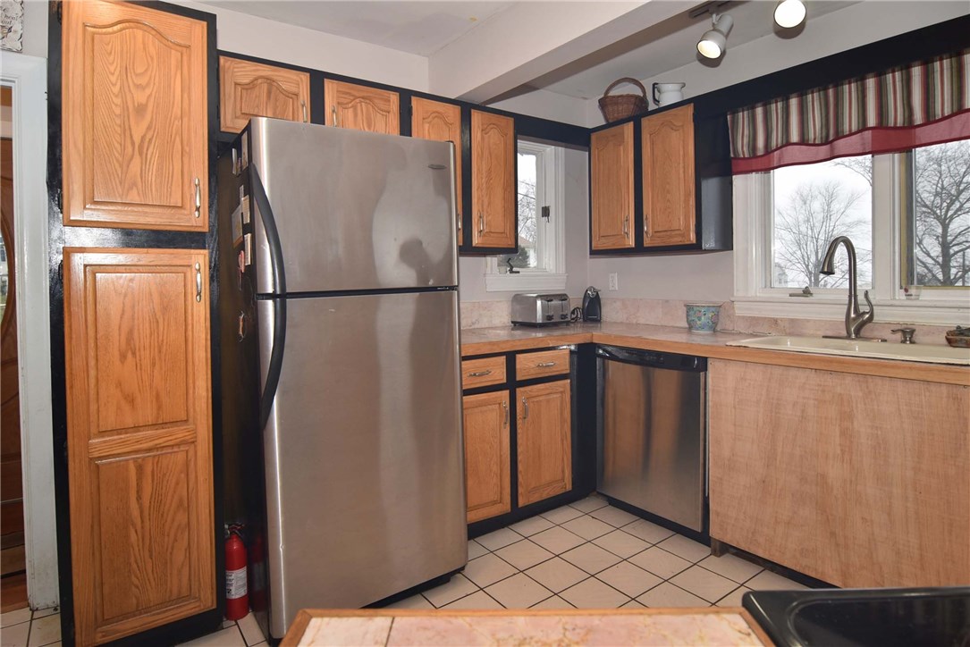 114 Lepes Road Tiverton, RI 02878 - Photo 3 of 31