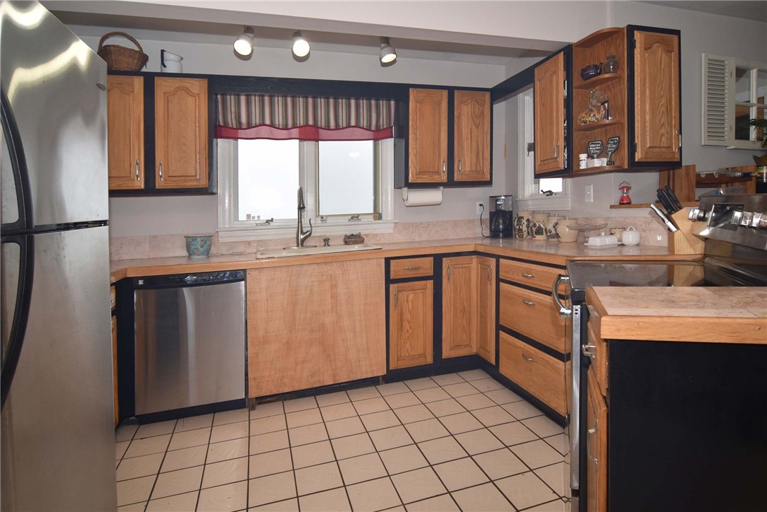 114 Lepes Road Tiverton, RI 02878 - Photo 4 of 31
