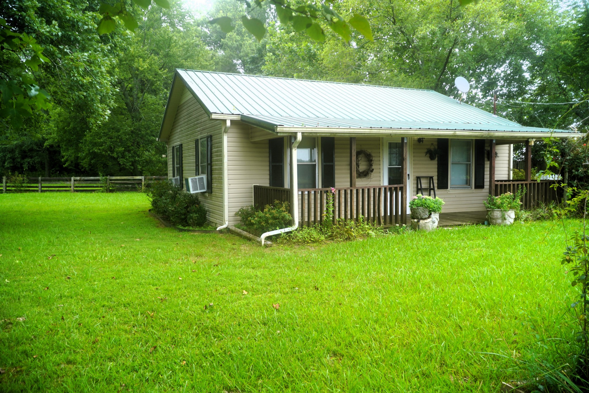 247 Jones Road Taft, TN 38488 - Photo 3 of 64