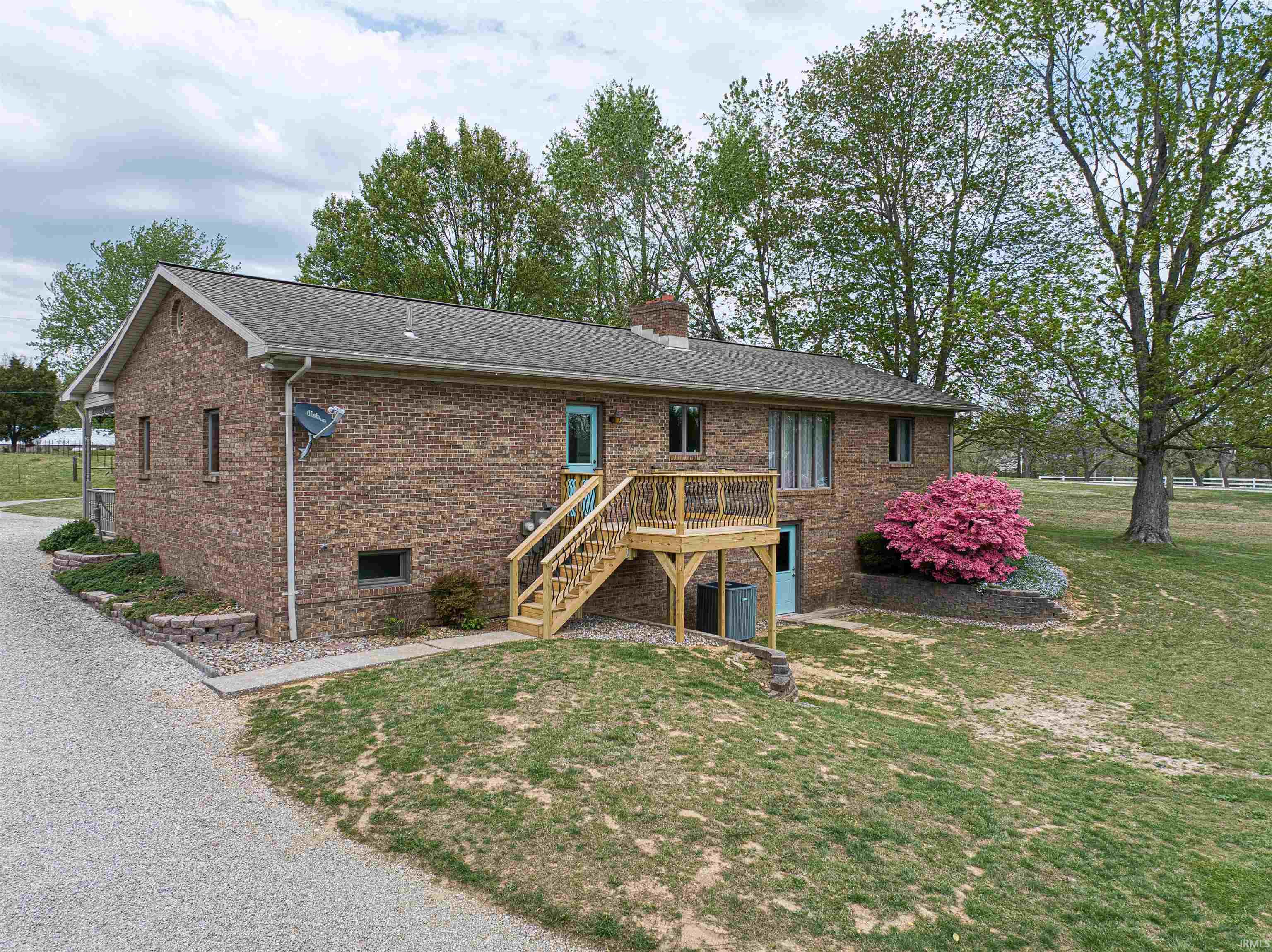 1899 West Kelly Road Boonville, IN 47601 - Photo 4 of 36